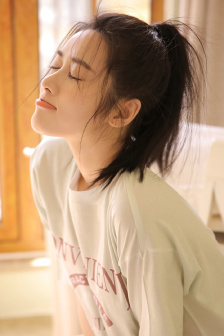 韩国美女组合下蹲舞